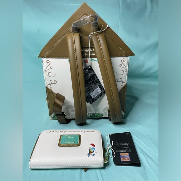 Disney x Loungefly 2023 Wondrous Convention Exclusive Pinocchio Cuckoo Clock Set - Picture 4 of 9